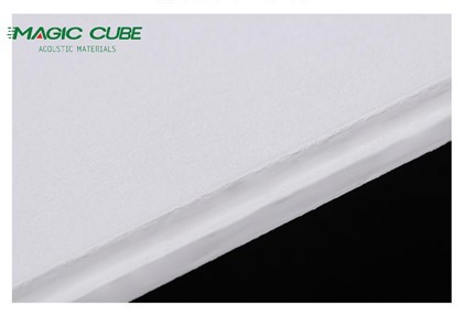 ¿Los paneles acústicos de techo tienen garantía?